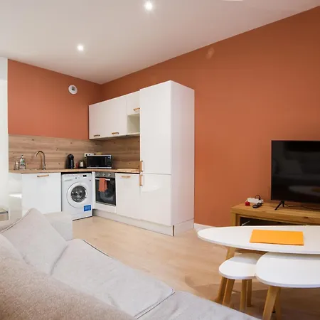 T2 Moderne Totalement Renove, Hypercentre Rochefort, Arrivee Autonome