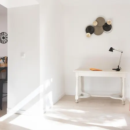 Lejlighed T2 Moderne Totalement Renove, Hypercentre Rochefort, Arrivee Autonome Rochefort (Charente-Maritime)